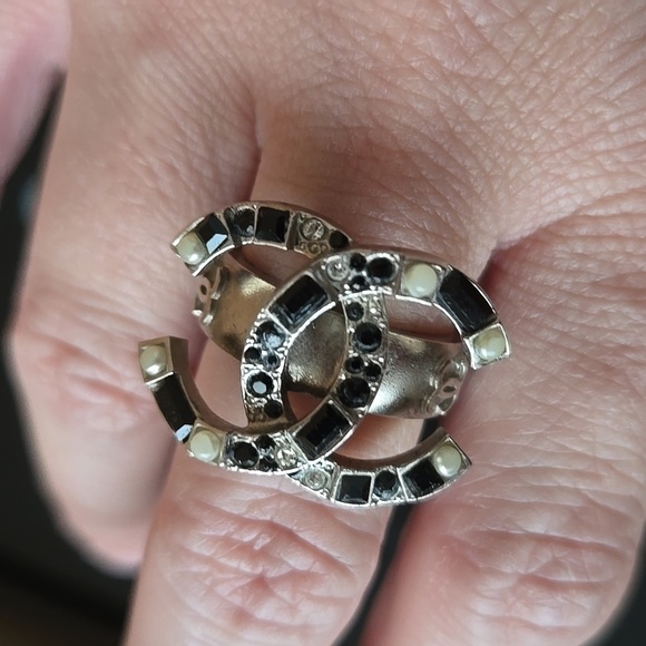 Chanel Geometric Ring | Double CC | Statement Designer Jewelry, Authentic, 52 - Picture 11 of 13